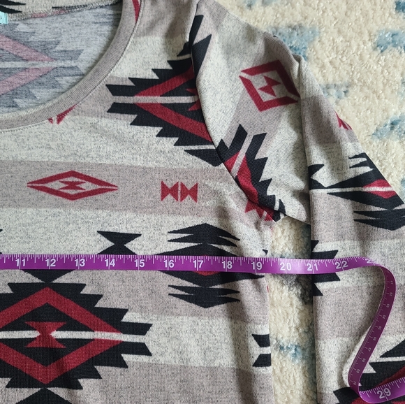Maurcies Boho Aztec Print Long Sleeve Top, Gray, Black, Burgundy, Xlarge - Picture 5 of 7